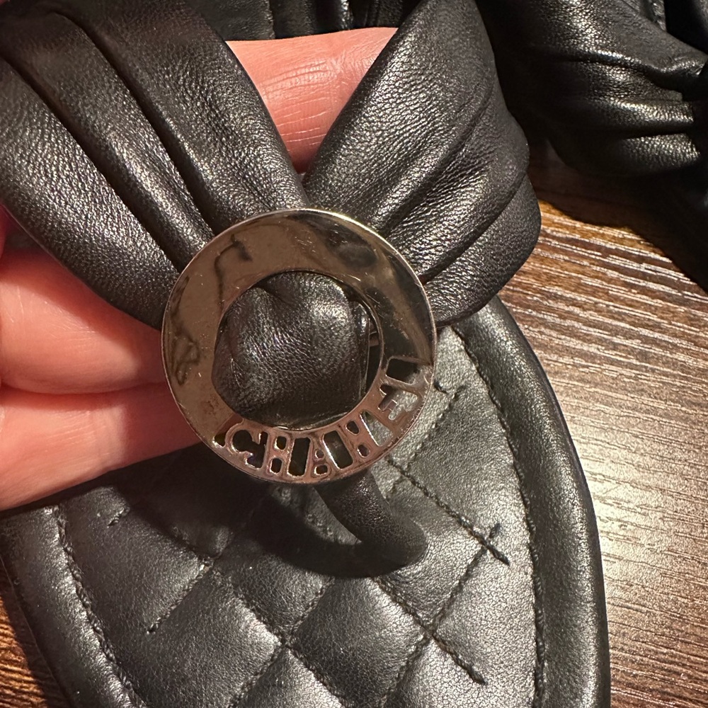 CHANEL Black Leather Thong Slingback Sandals with Silver Logo Ring 38 - Picture 8 of 11
